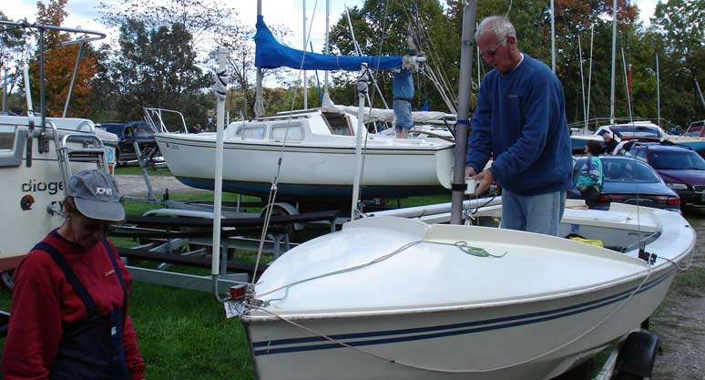 Another Wayfarer Preparing for the Regatta